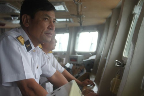 Đại tá Nguyễn Đức Nho - Phó tham mưu trưởng Quân chủng Hải quân - chỉ huy cuộc tìm kiếm cứu nạn từ buồng lái tàu HQ-012
